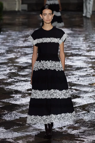 Look 49